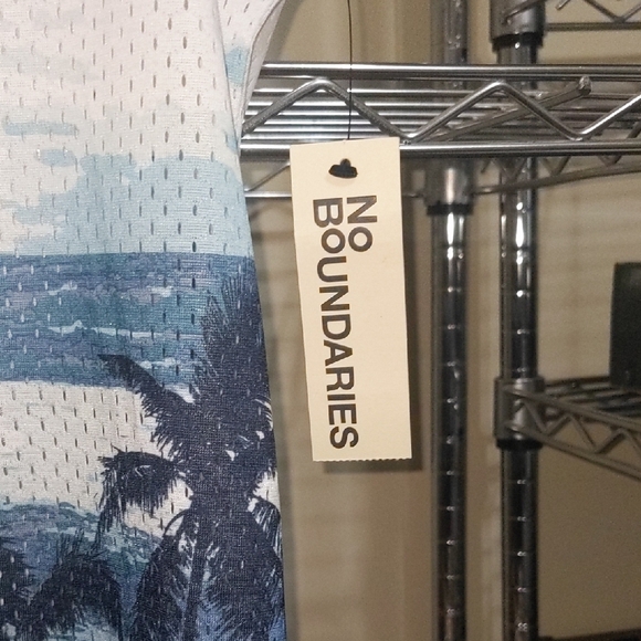 No Boundaries Blue and White Palm Tree Tank Top - Picture 2 of 5